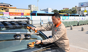 深圳廠家為您介紹汽車如何正確安裝擋風玻璃
